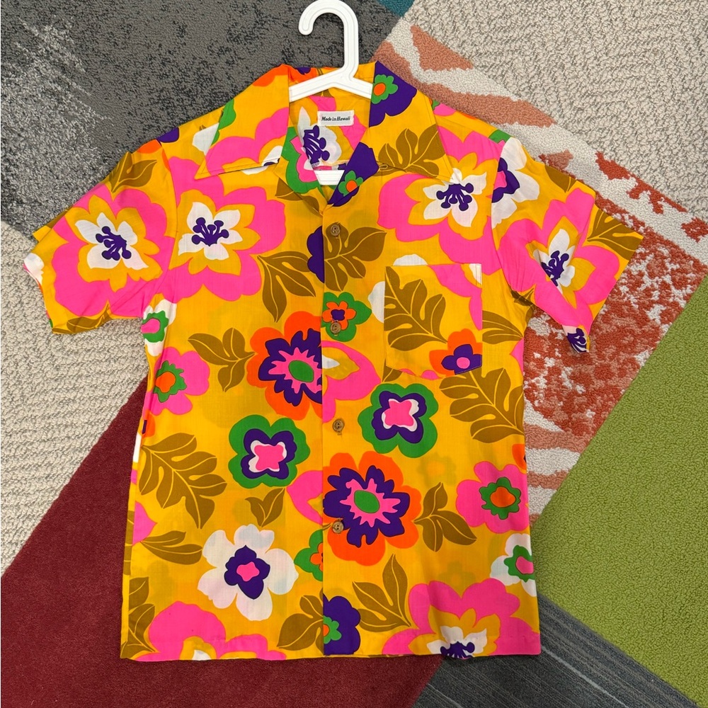 Men’s’ Hawaiian Vibrant Floral Short Sleeve Shirt